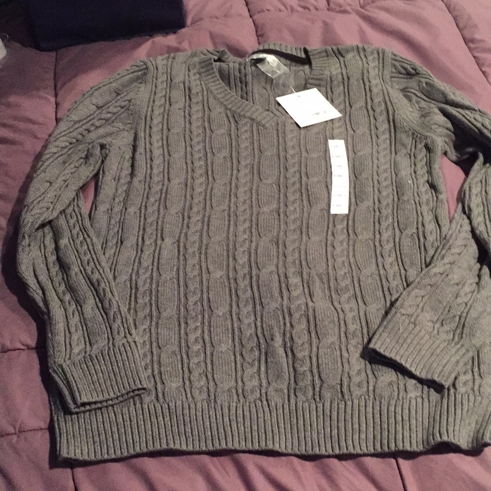 Cable knit gray sweater. L.
